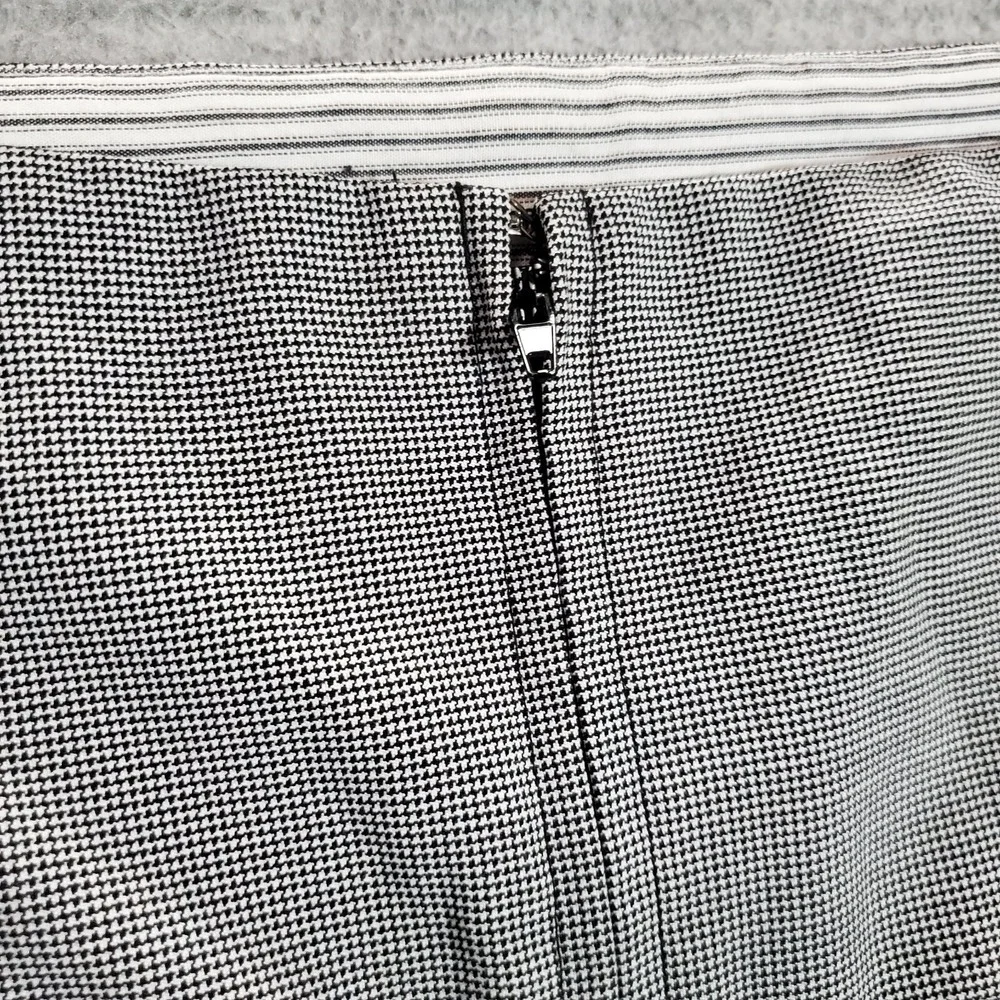 Torrid Women Skirt 18 Gray Houndstooth Pencil Slit‎ Hem